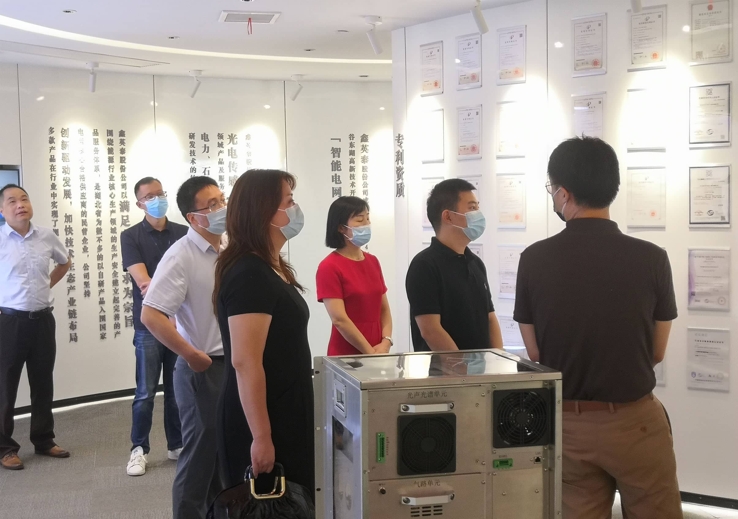 湖北省证监局领导莅临402永利集团官网入口调研指导